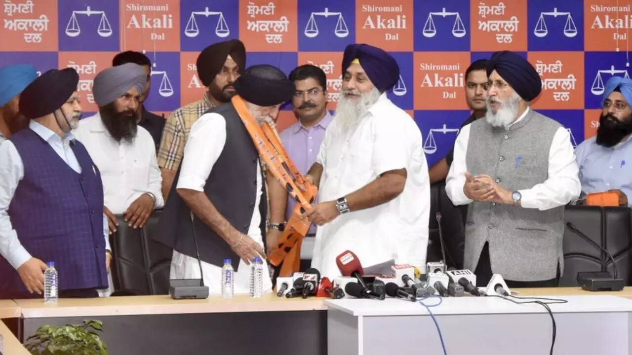 Ex-bureaucrat Kanwaljeet Singh Cheema joins SAD