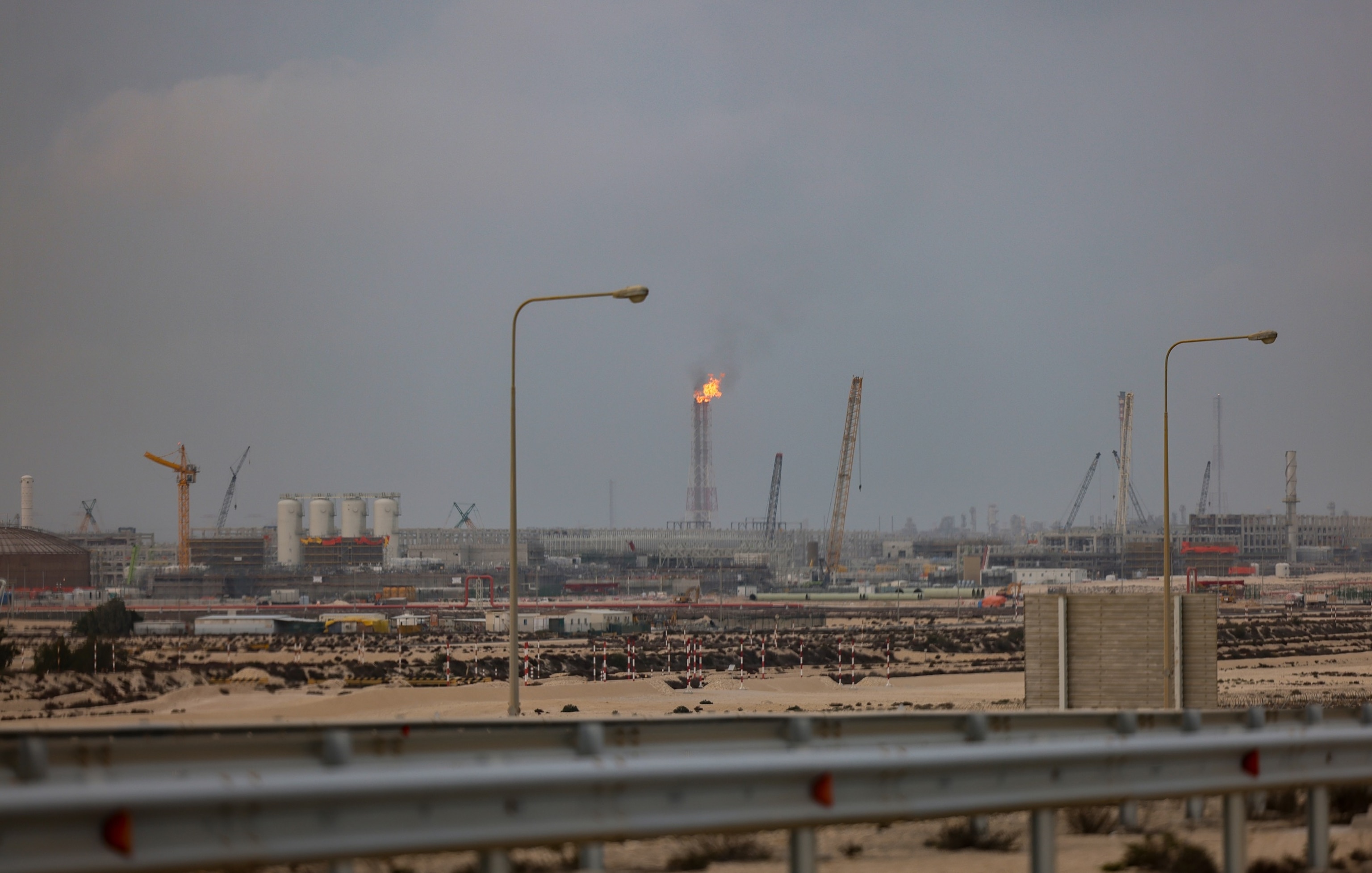 Oil and gas prices surge as Iran escalates strikes on Gulf refineries