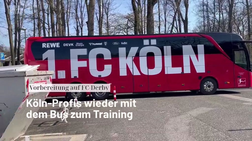 1. FC Köln vor dem Derby mit dem Bus zum Training