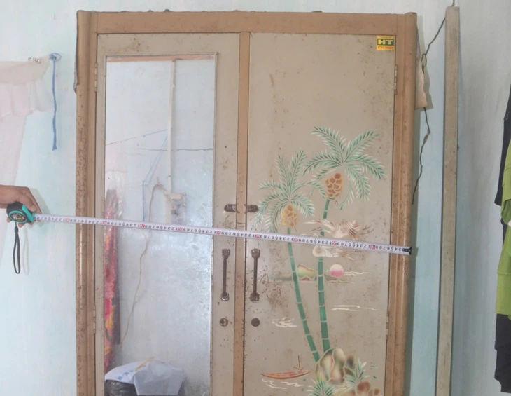 Một người ở Gia Lai trình báo mất hũ vàng giấu dưới chân cầu thang, trị giá gần 1,5 tỉ đồng