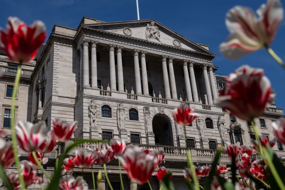 Bank of England unanimously vote to pause interest rates on Iran fears