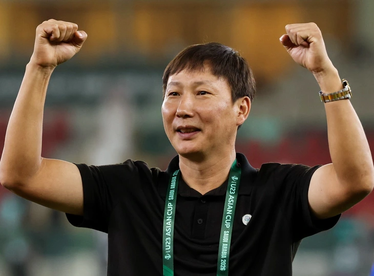 FIFA đăng thông điệp thú vị về ông Kim Sang Sik sau vụ Malaysia