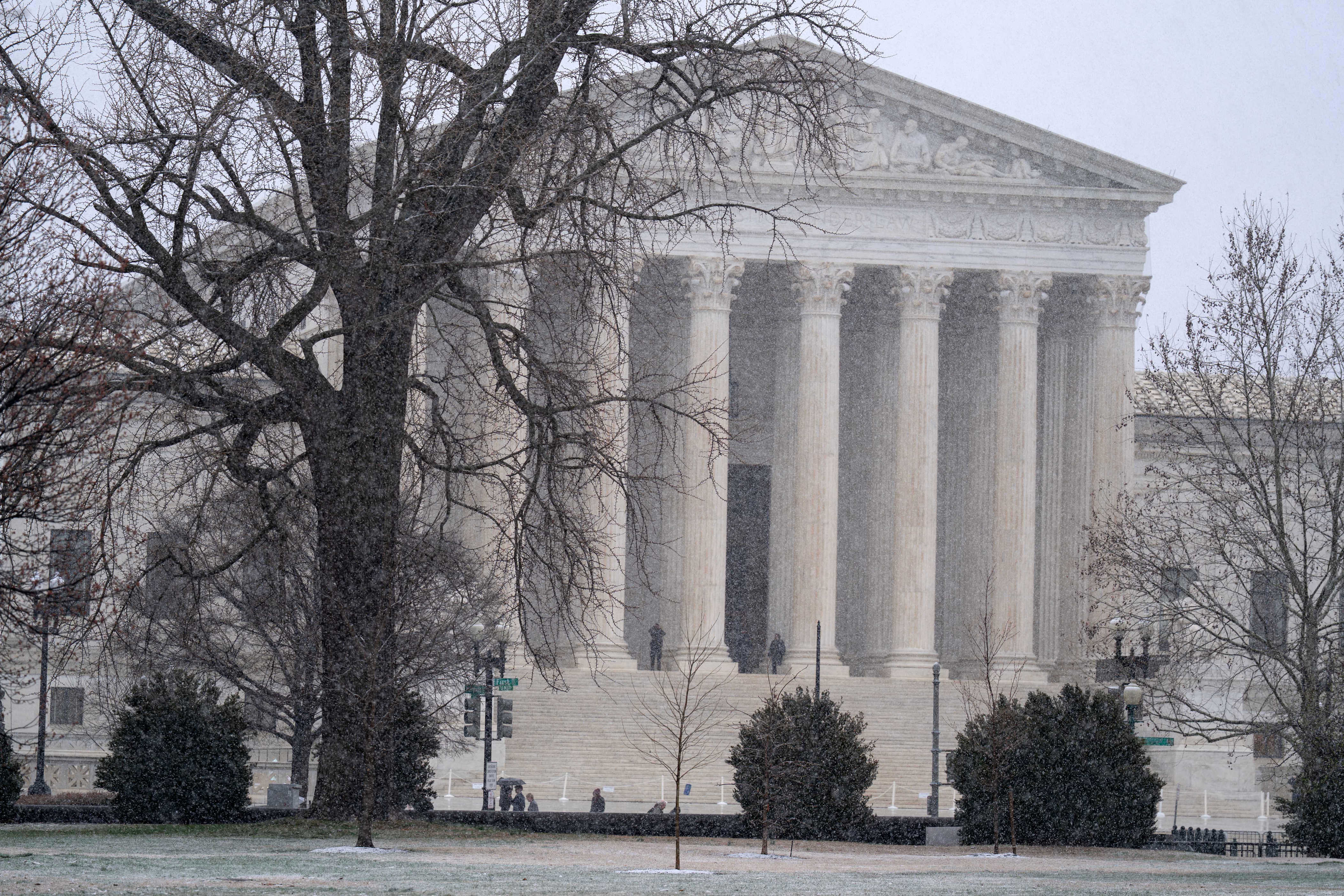 Supreme Court faces major decision impacting 2026 midterms
