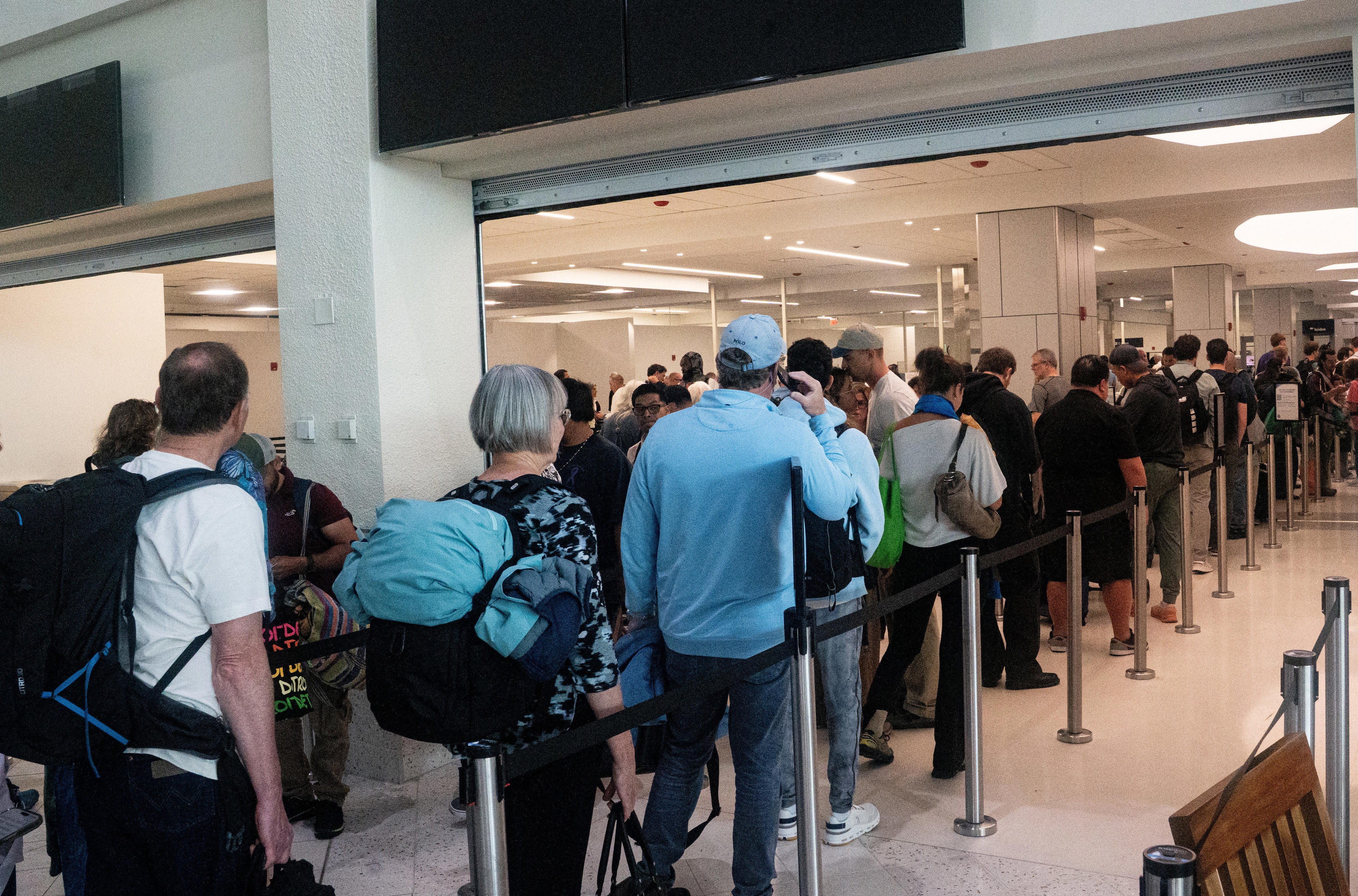 TSA wait times at RSW appear less intense, say social media voices