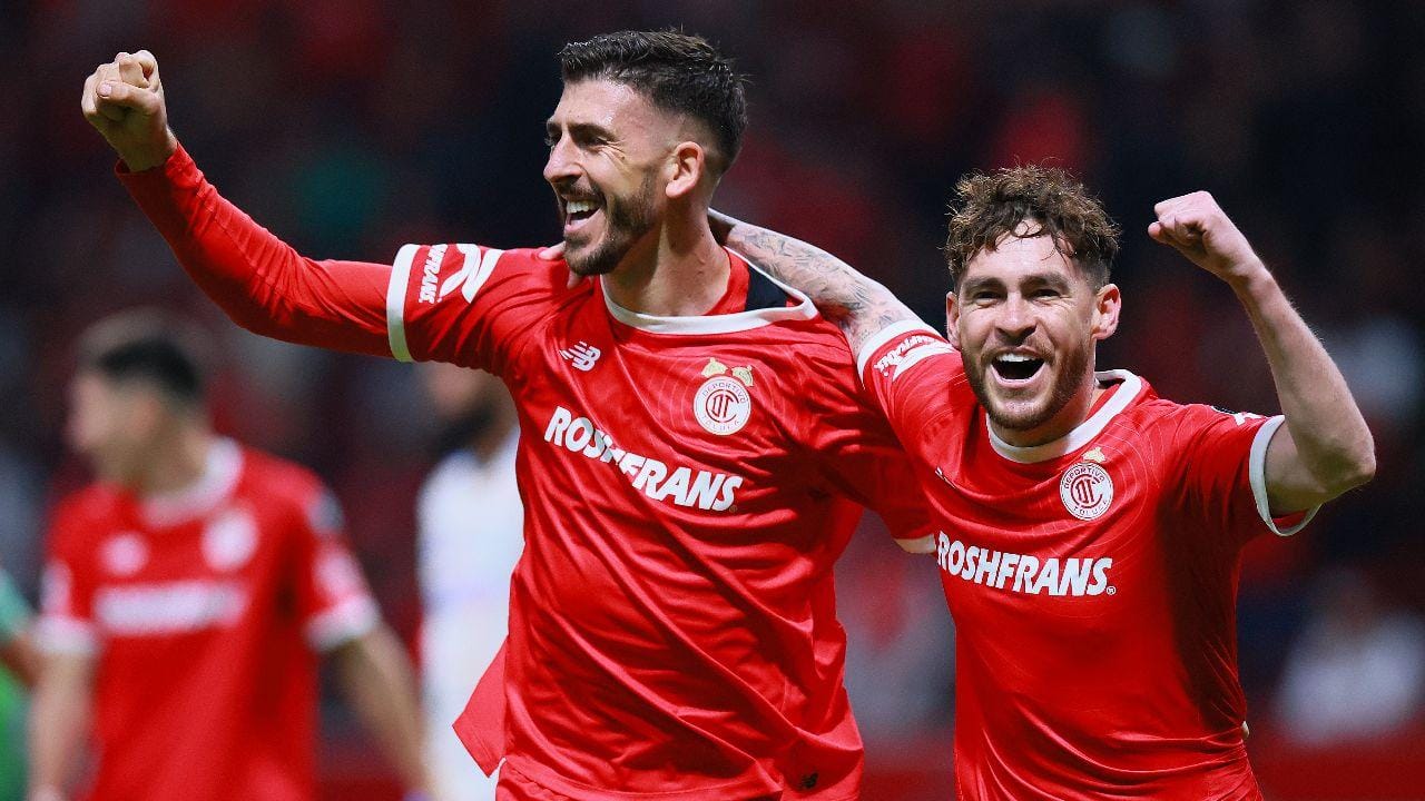 Vídeo: Paulinho marca de calcanhar e Toluca ruma aos «quartos» da Champions