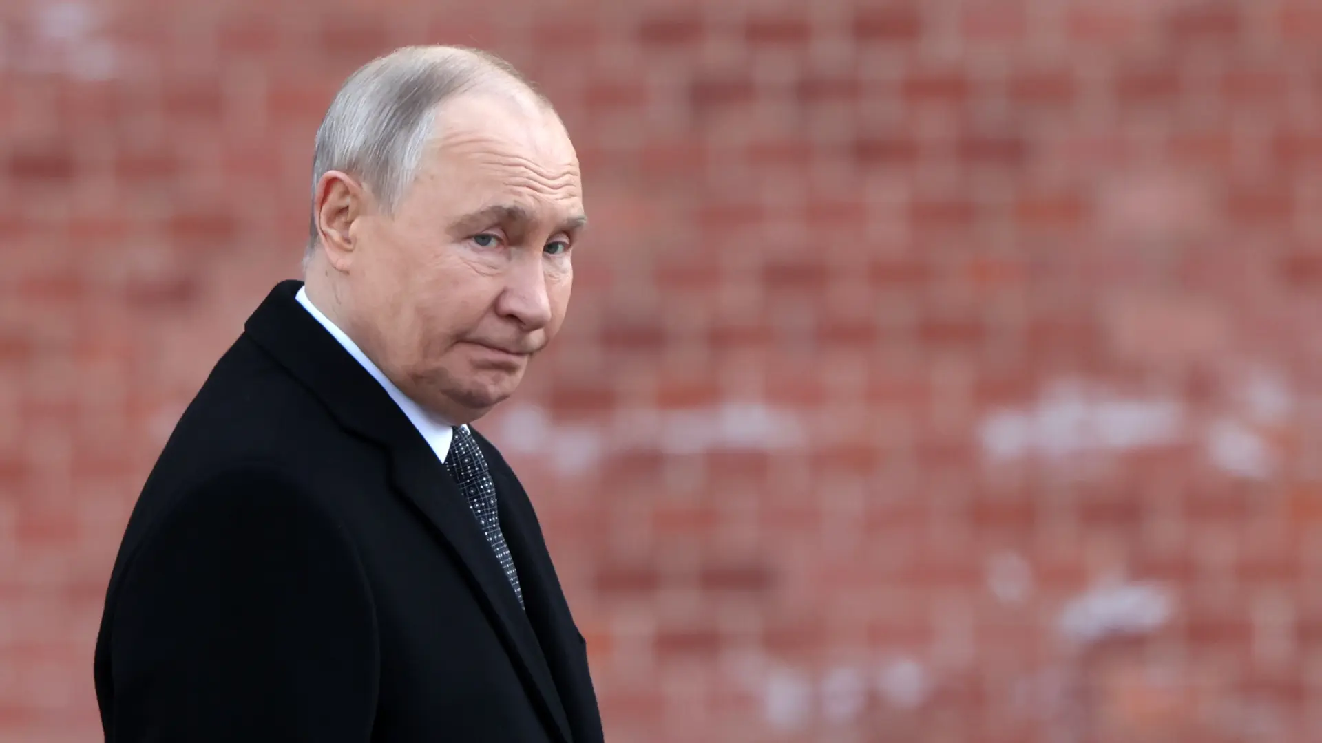 Putin declara un alto el fuego en Ucrania por la Pascua ortodoxa y ...