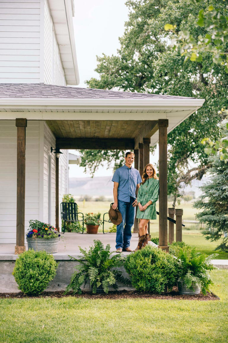 I live on a 6,000-acre Wyoming ranch—here’s the cozy farmhouse I ...