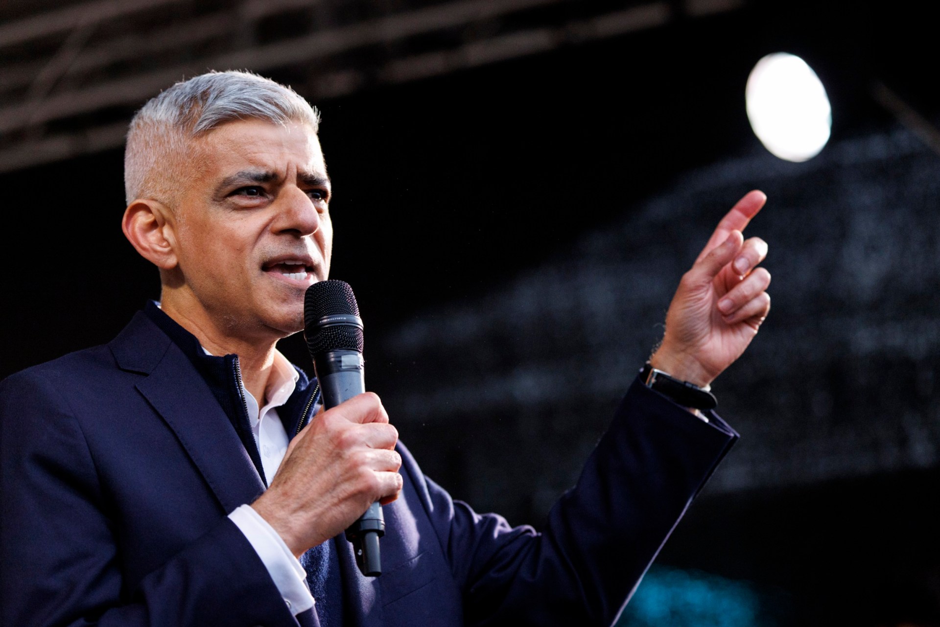 Labour should commit to rejoining EU at next general election, Sadiq ...