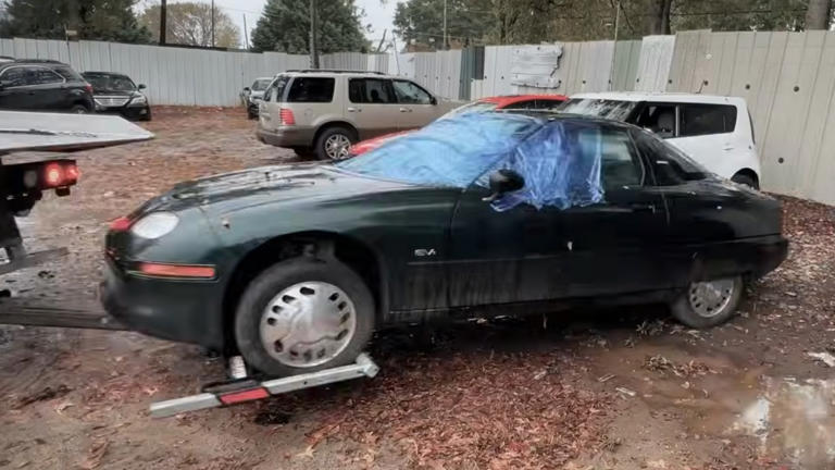 GM is helping restore one of the only EV1s it doesn’t own