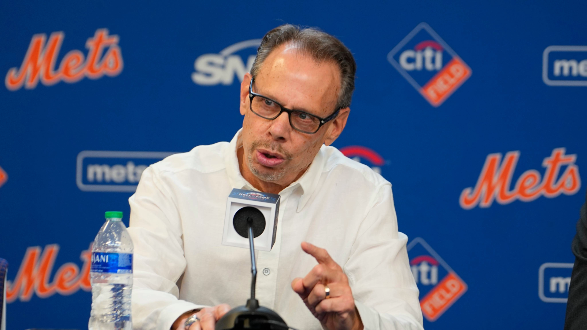 Mets iconic radio announcer Howie Rose to retire after 2026 season ...