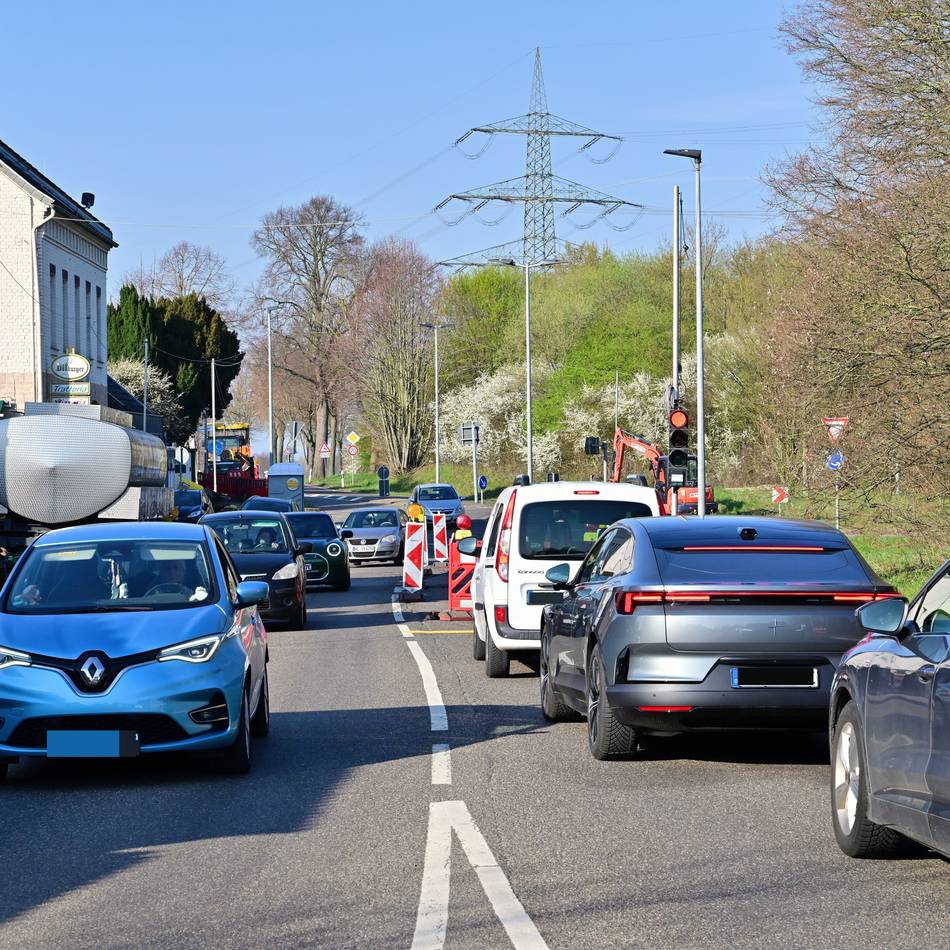 Bauzeit an Kreisverkehr in Anstel verdoppelt sich