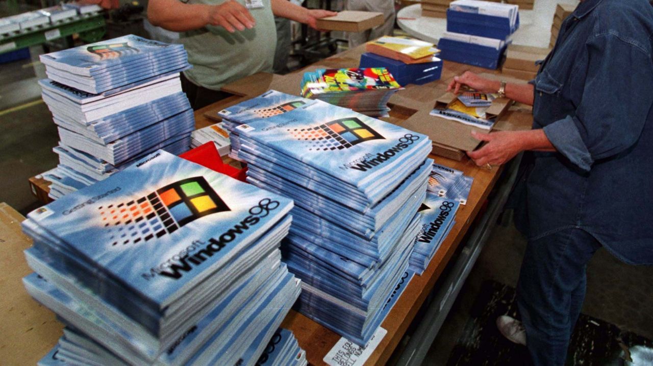 How a boot-chain hack brought Windows 98 to a locked-down internet ...