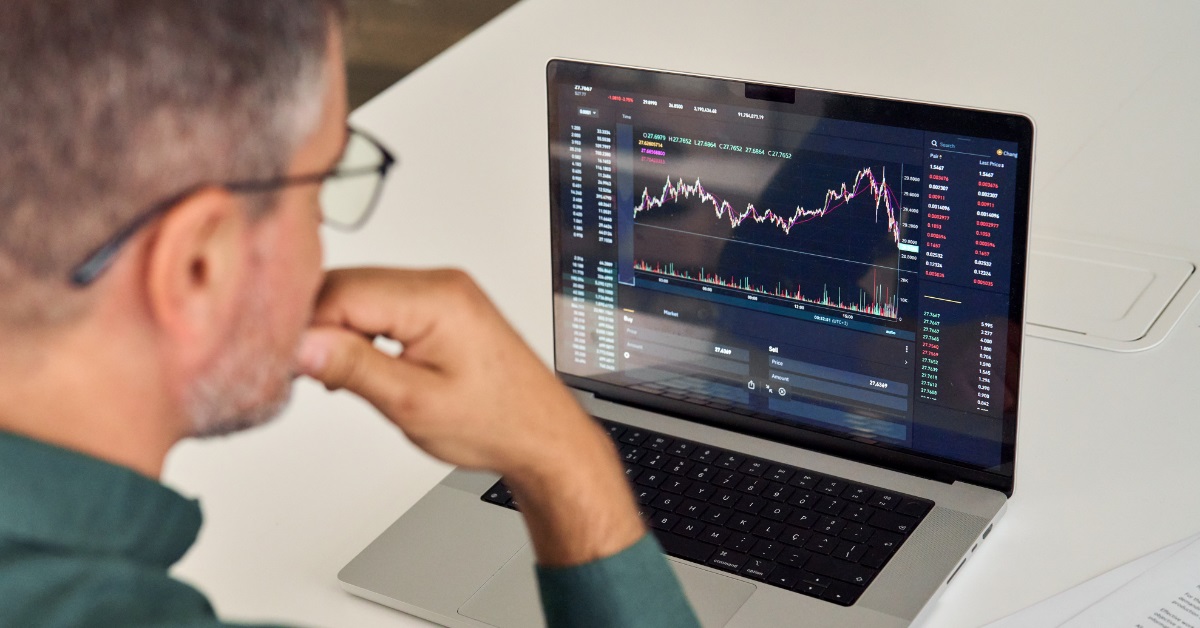 7 index funds financial advisors say retirees should own (and never sell)