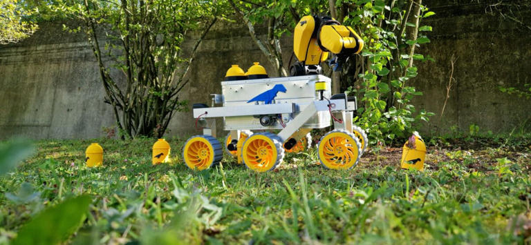 A startup is building a “dinosaur-inspired” moon rover that could ...