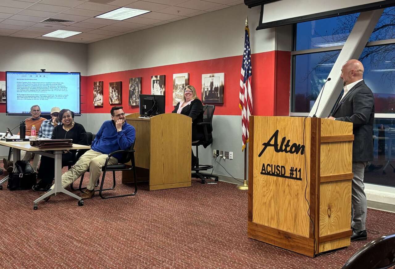 Alton School Board approves new bus company for 2026-27 school year<br>