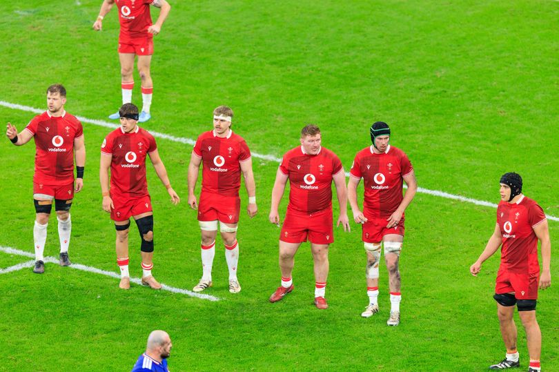 Wales star linked to rivals as Welsh teenager to face Springboks superstar
