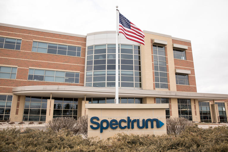 Spectrum to close Appleton call center, laying off 313 workers