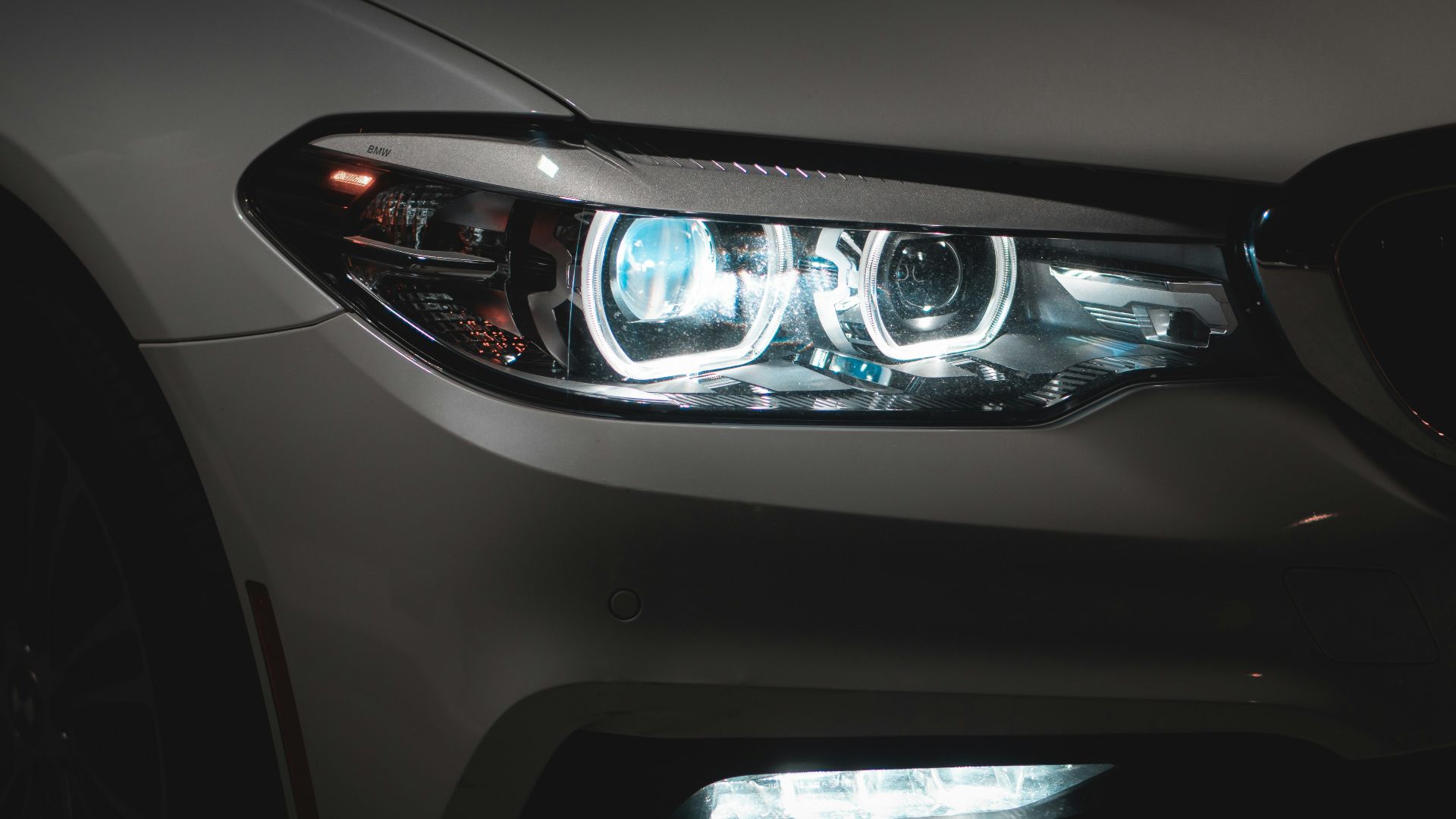 20 signs your car battery is about to leave you stranded
