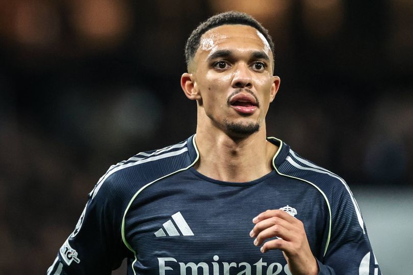 Trent Alexander-Arnold in danger of losing England spot to ex-Liverpool teammate<br><br>