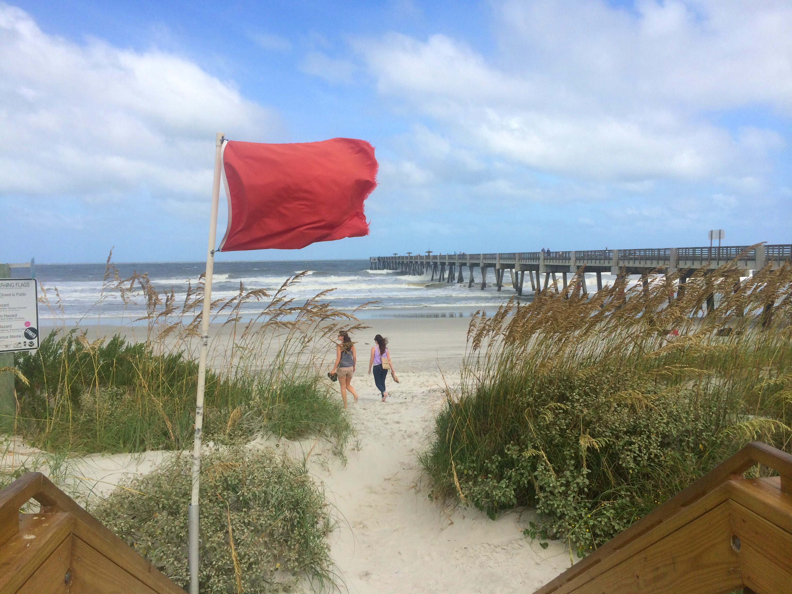 Millions in Florida told to stay out of the water<br>