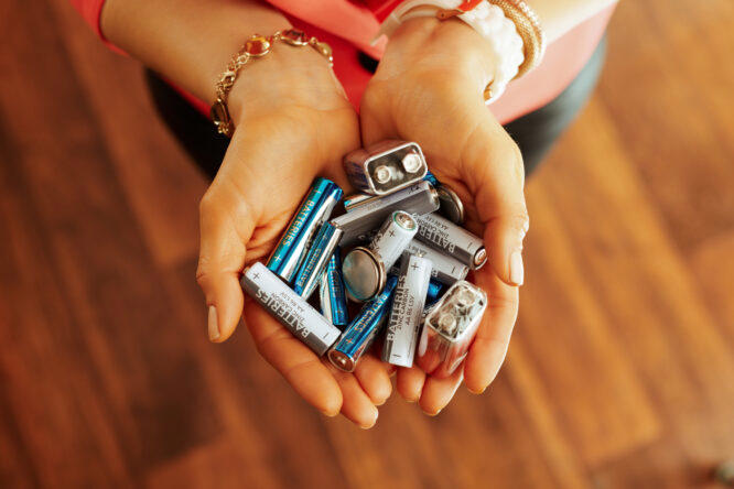 The safe way to recycle batteries (without causing fires or pollution)