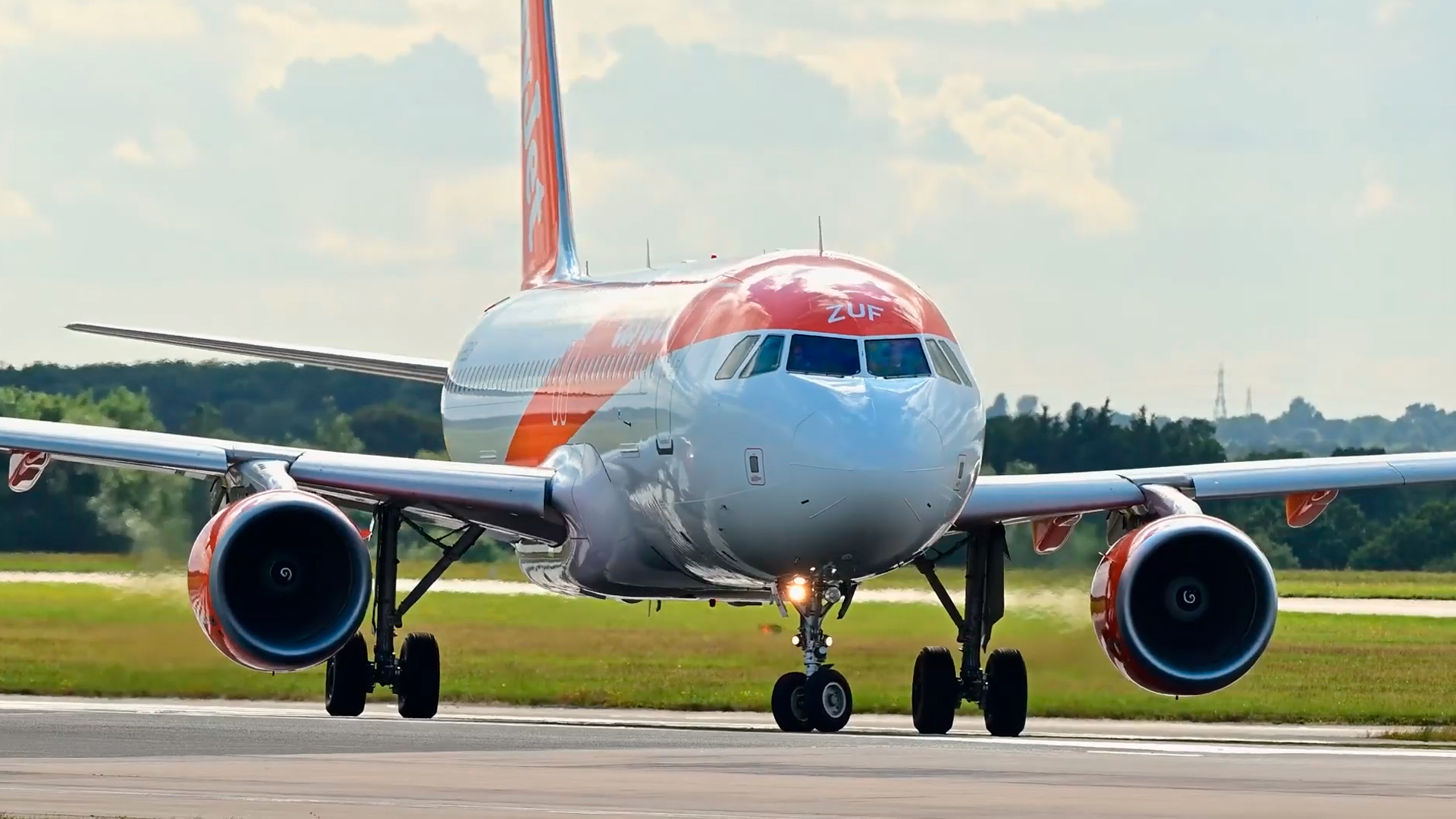 Plane backtracks on runway before take off