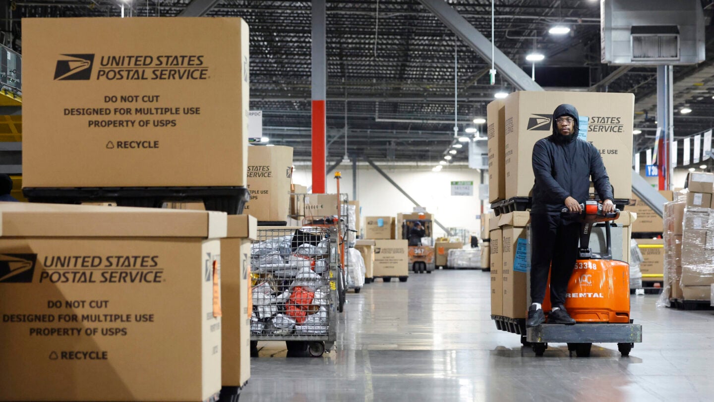Postal Service faces potential cash crisis as early as this year ...
