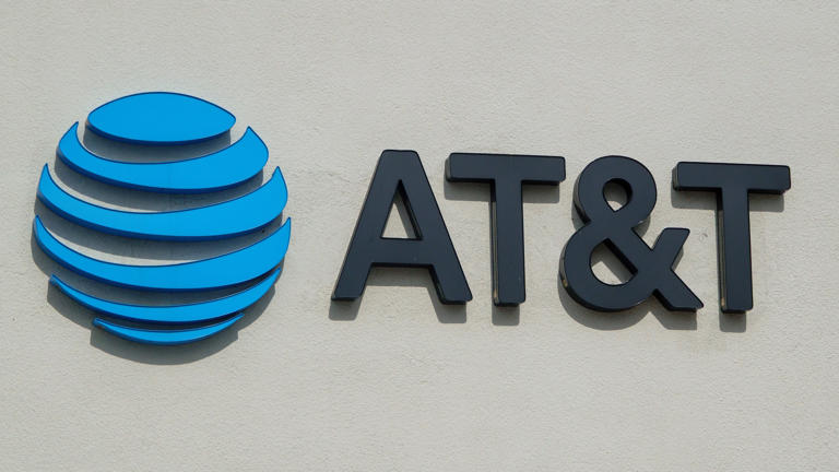 AT&T to expand fiber, 5G internet with $250 billion plan