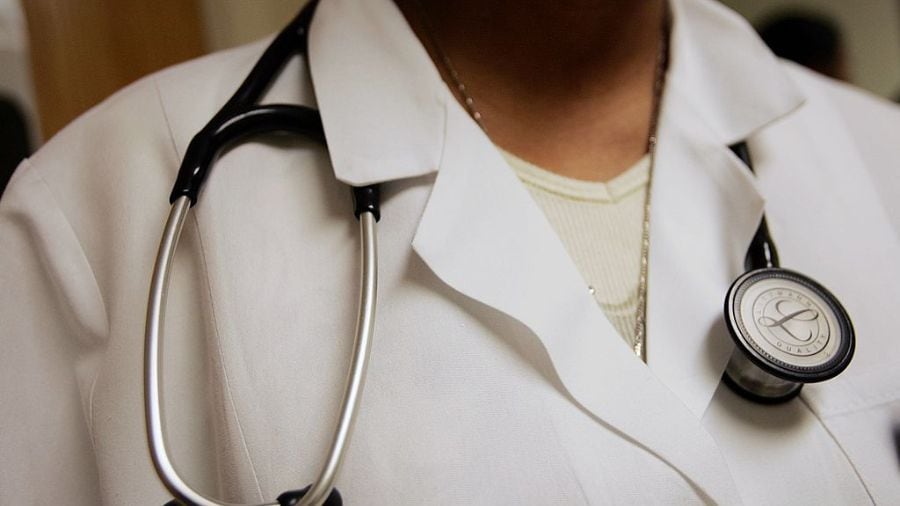 Spokane doctor loses license after hiring hitman to drug ex-wife, force her to sleep with him