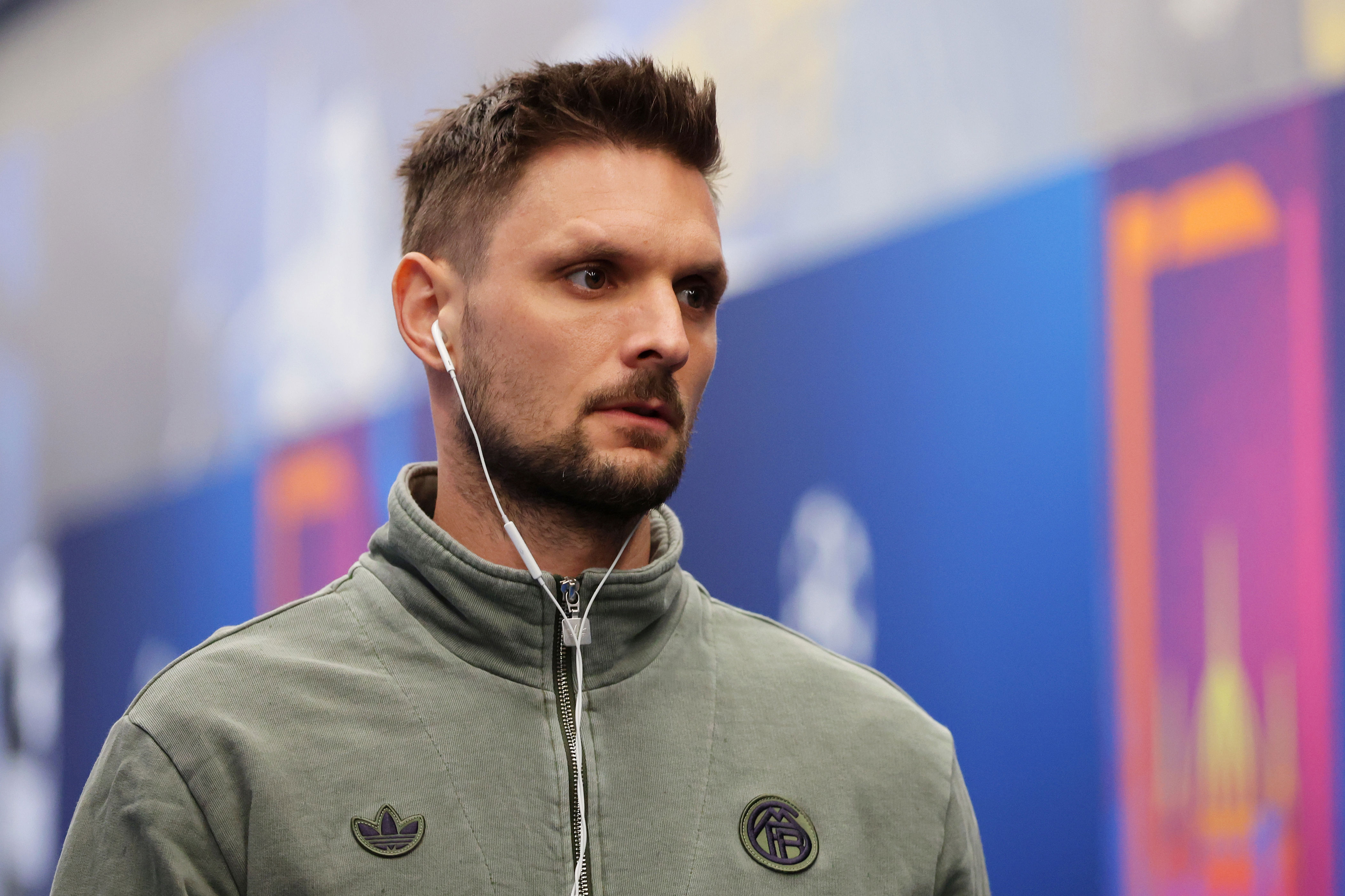 How confident are you that Sven Ulreich can hold down the fort at Bayern Munich until Manuel Neuer and Jonas Urbig are healthy?<br><br>