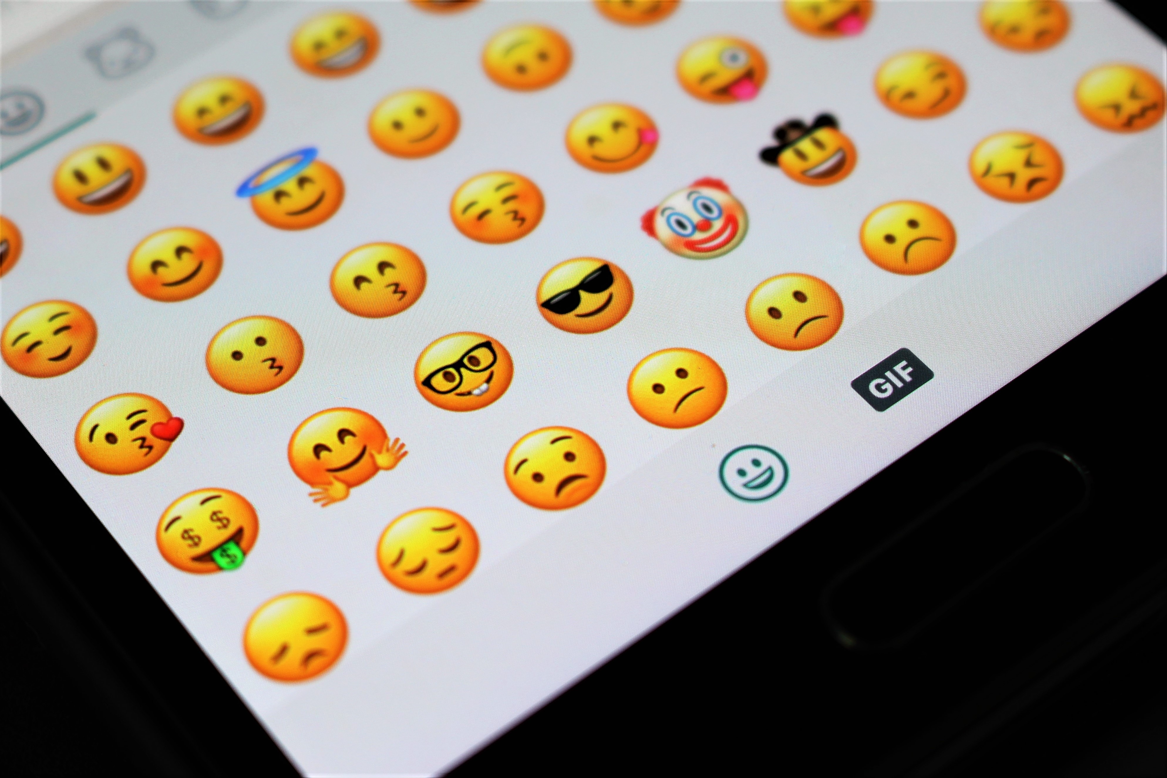 8 new emojis just dropped — including one controversial icon that ...