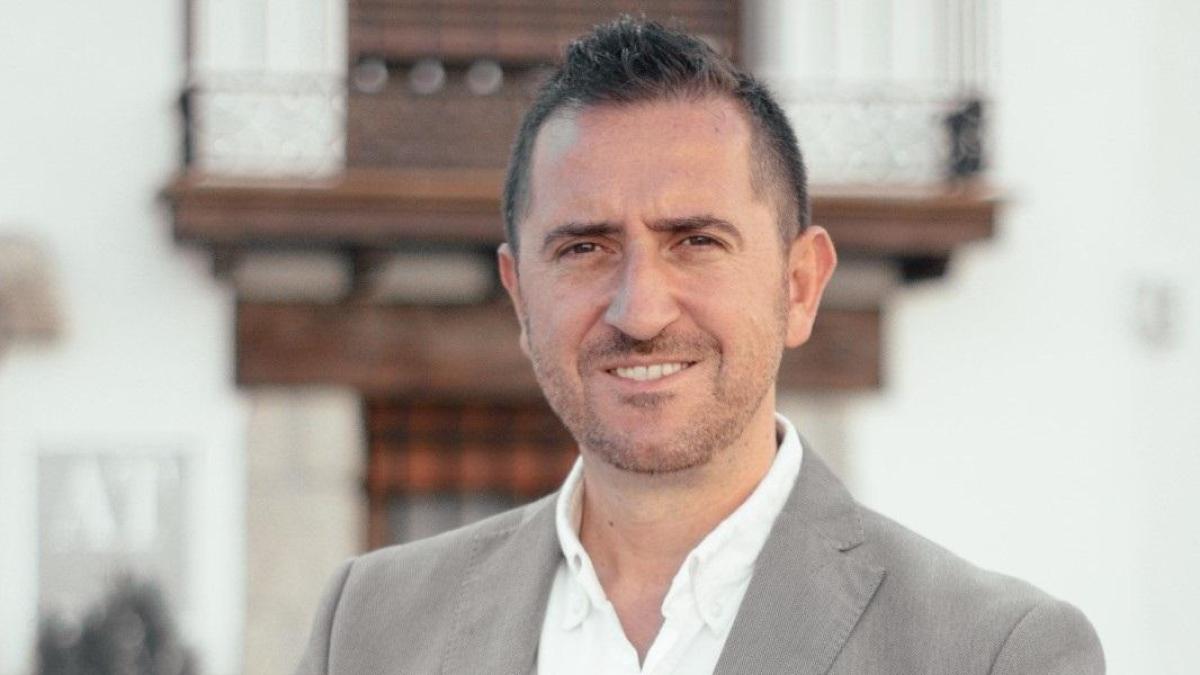 Un alcalde del PSOE en Granada va a renovar el DNI y acaba detenido por ...