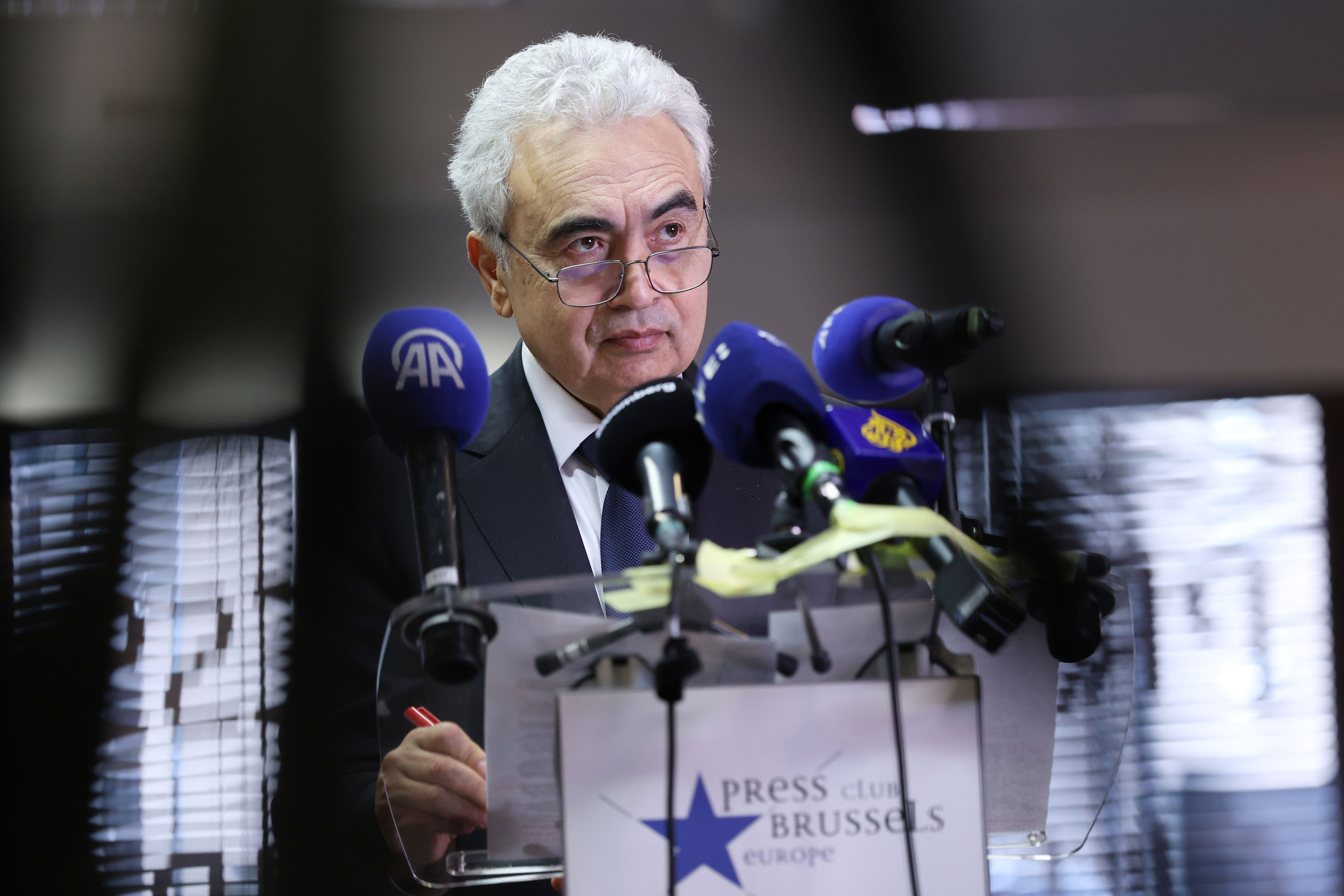 Oil futures rise as IEA announces largest-ever strategic reserves release