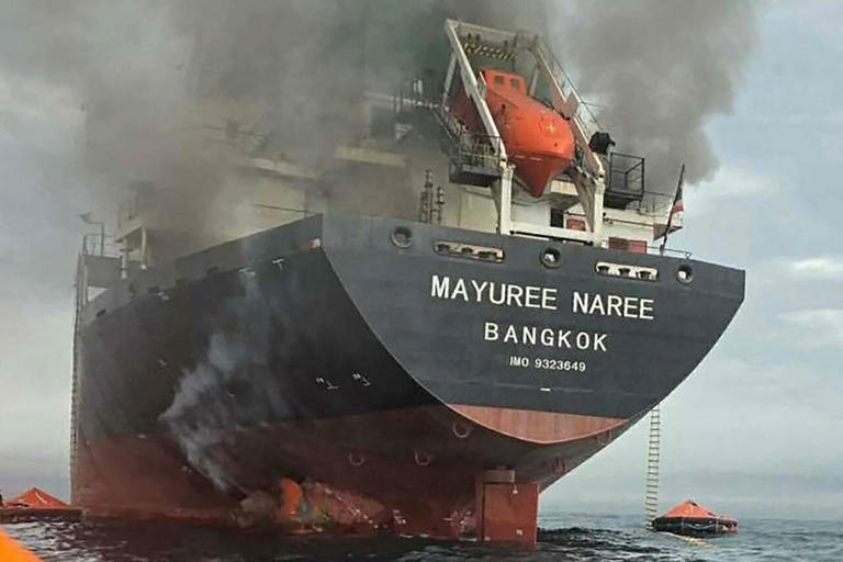 hormuz-nave-cargo-colpita-da-un-proiettile-incendio-a-bordo-ed