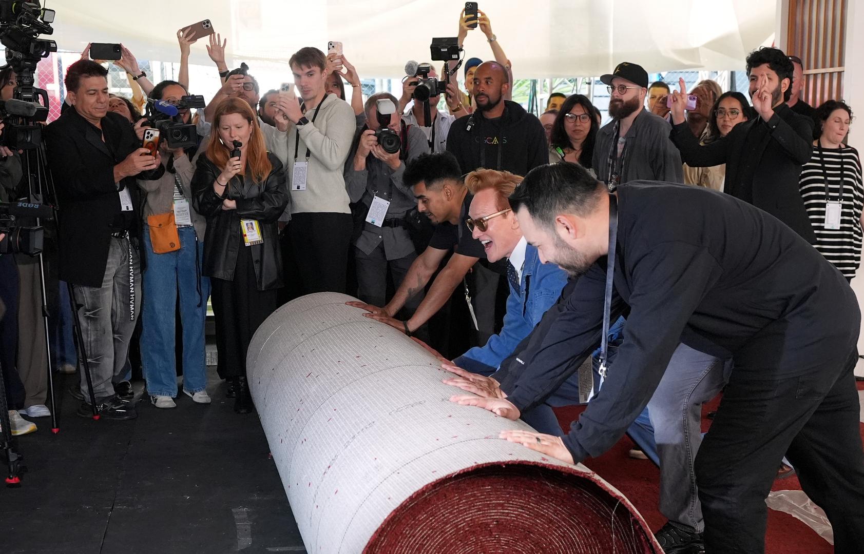 Oscars host Conan O'Brien helps roll out the red carpet
