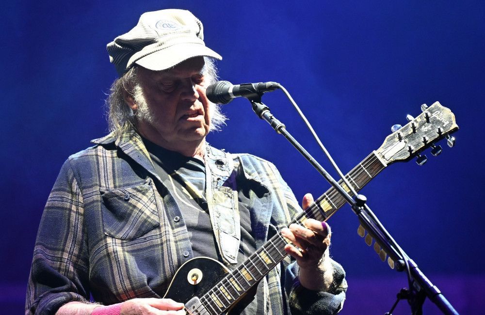 Neil Young Zusammenarbeit mit The Chrome Hearts, um Donald Trumps ...