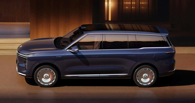 Chinese luxury brand's new hybrids for Oz