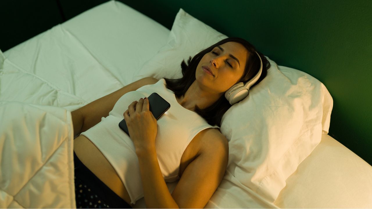 I asked a psychologist how to meditate for a better night’s sleep and ...