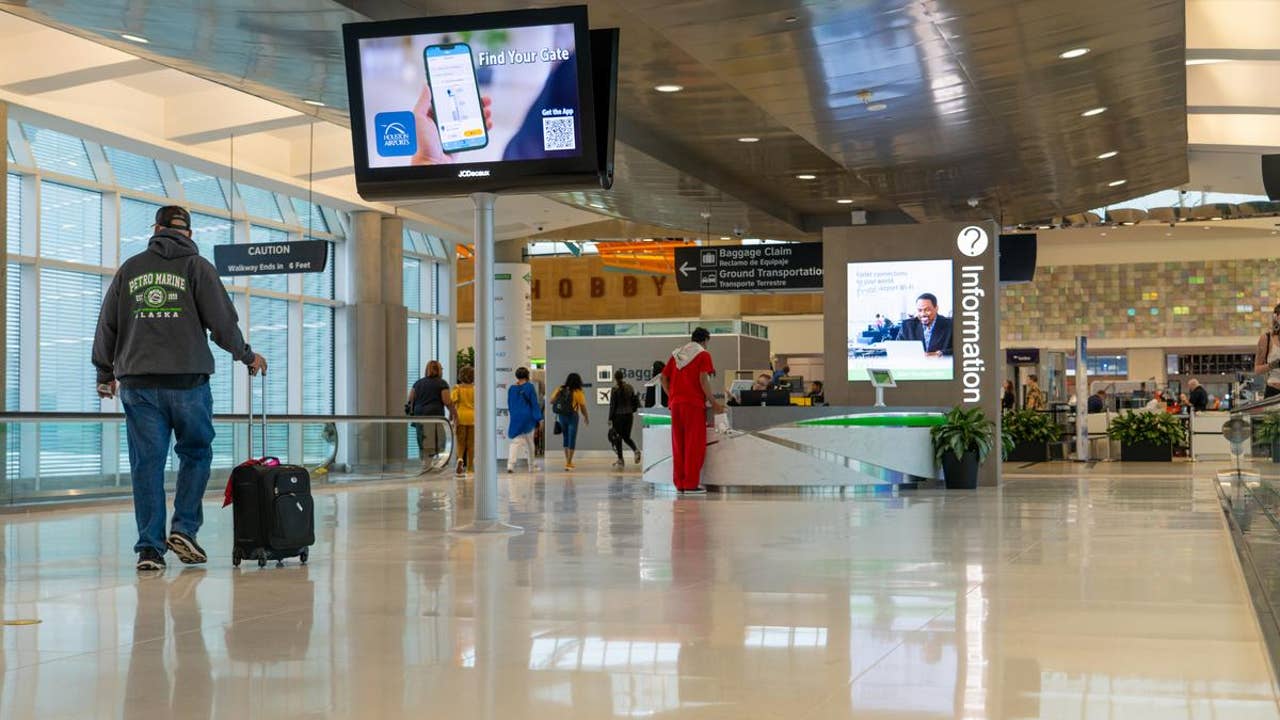 Houston ground stop: Bush, Hobby airport delays; check your flight status