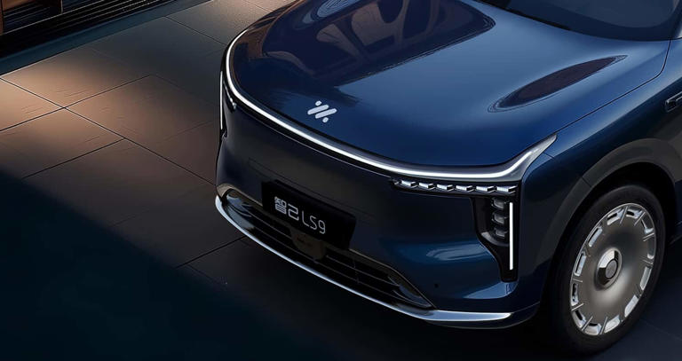 Chinese luxury brand's new hybrids for Oz