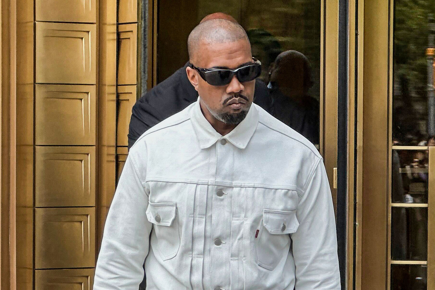 Kanye West ordered to pay $140,000 in handyman's lawsuit over Malibu ...