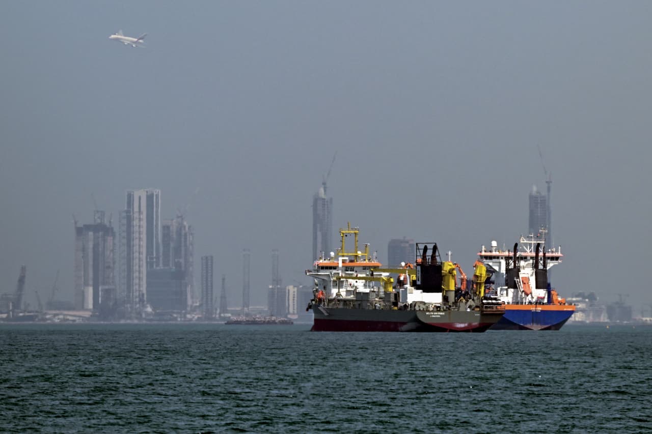 Iran wants to keep the Strait of Hormuz closed. Military experts say ...