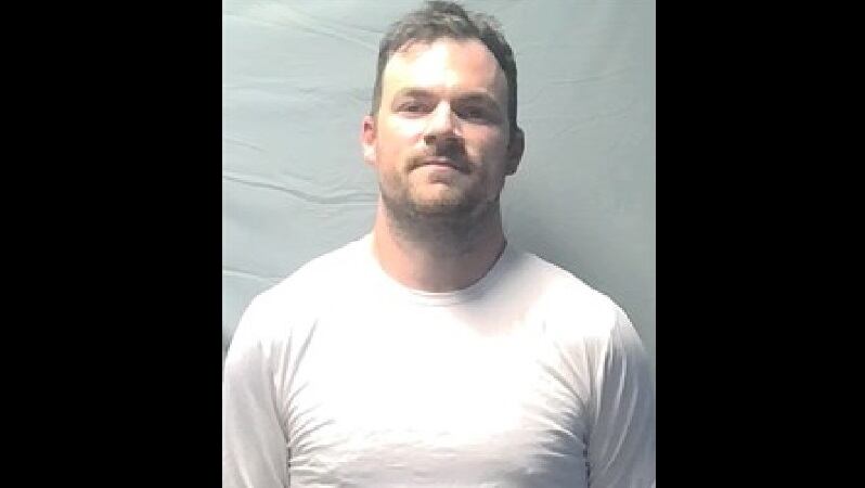 Former Cave City coach pleads guilty to threatening to kill ex-wife