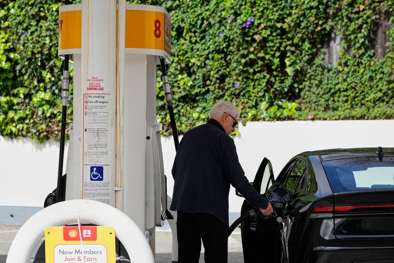 Gas prices in Canada soar as US.-Israel war with Iran spreads