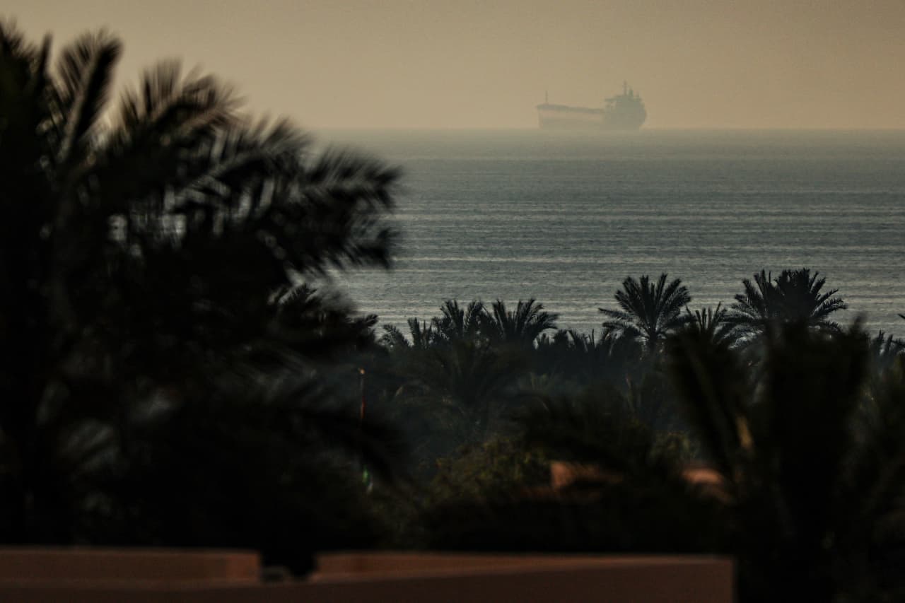 Chubb named lead insurer of oil tankers in Strait of Hormuz. The stock falls.<br>