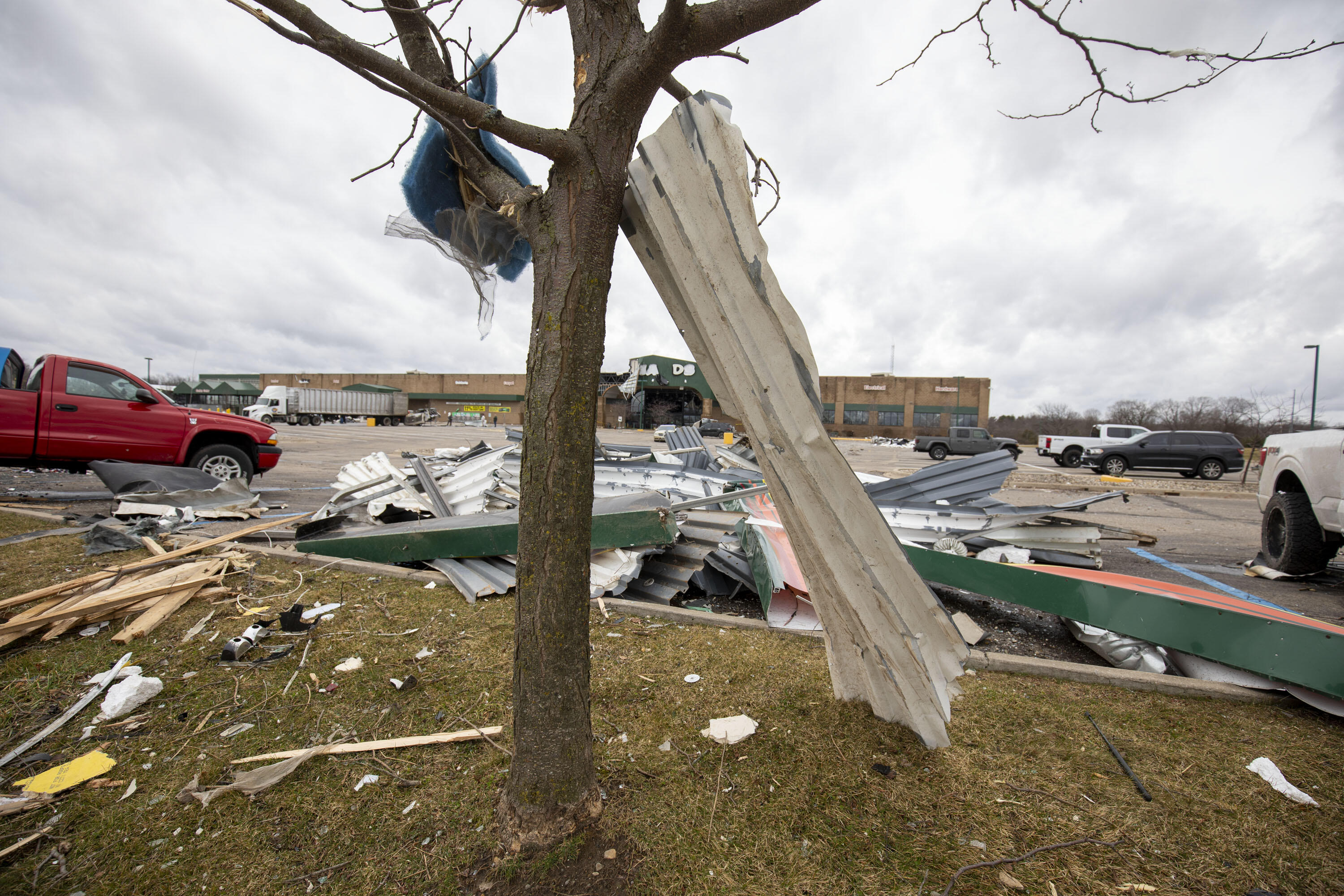 Two killed by severe storms as tornado threat continues to loom for Midwest