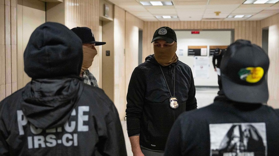 In ICE masking debate, these former officers say take them off
