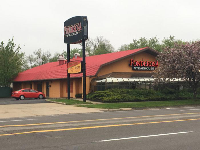 This person eats at the last locations of nearly defunct restaurant chains