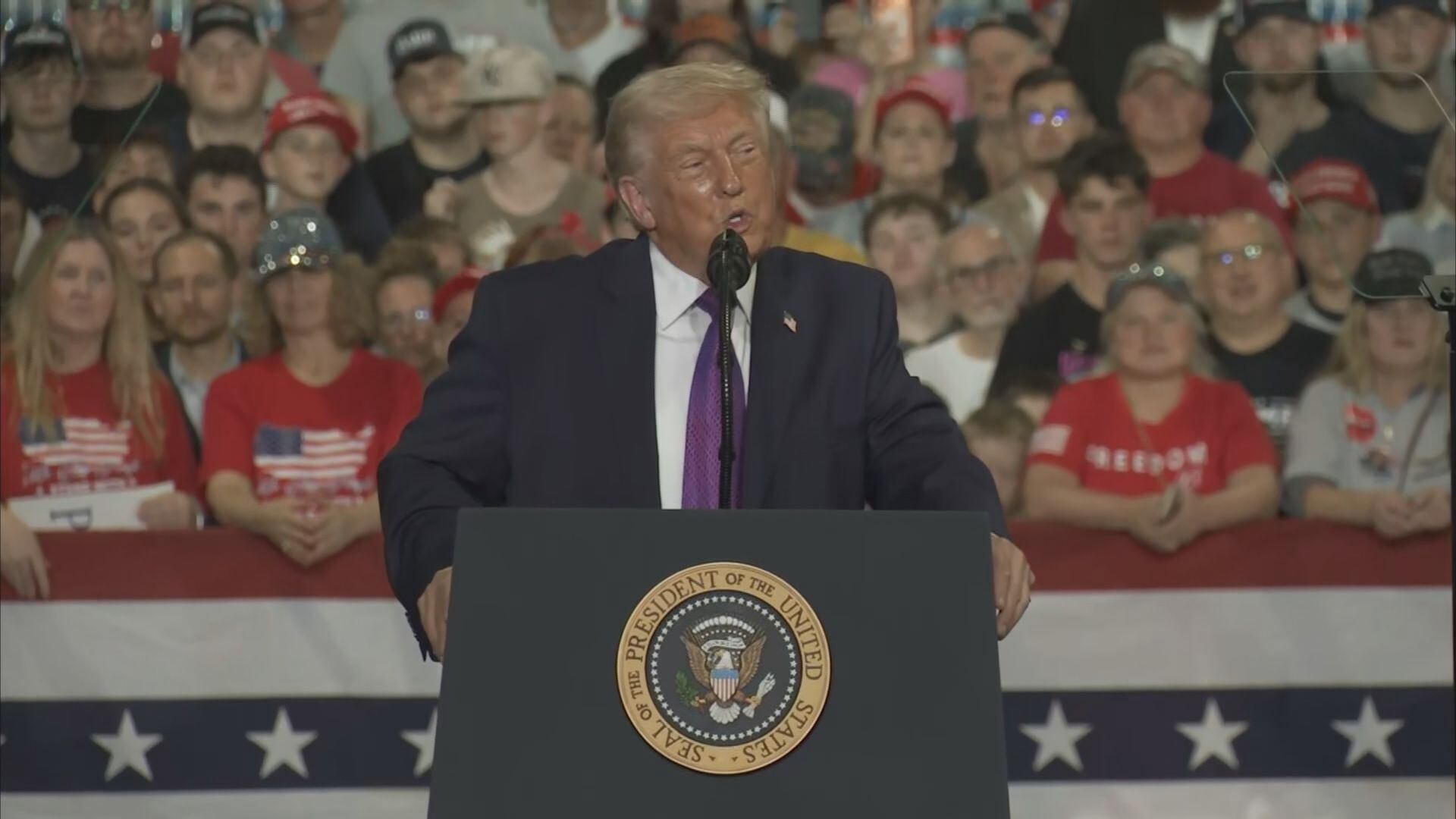 Trump visits Kentucky, criticizes Massie and Paul, endorses Gallrein