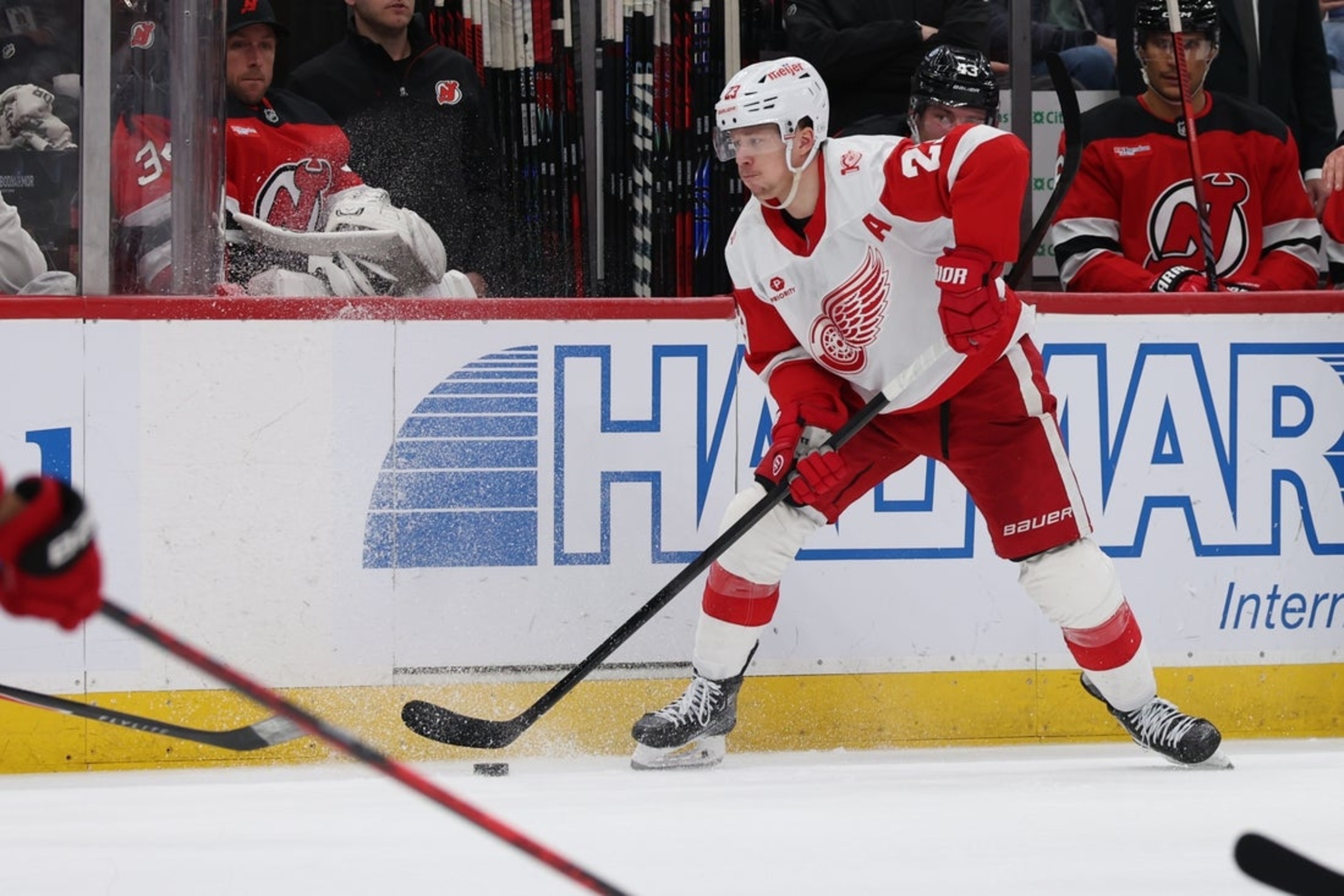 Lightning, Red Wings each licking wounds entering clash
